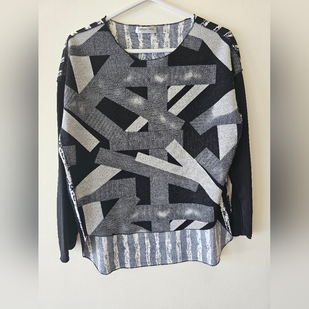 MIX AND MATCH 5/25$ Patrizia Luca Long Sleeve Pattern Top